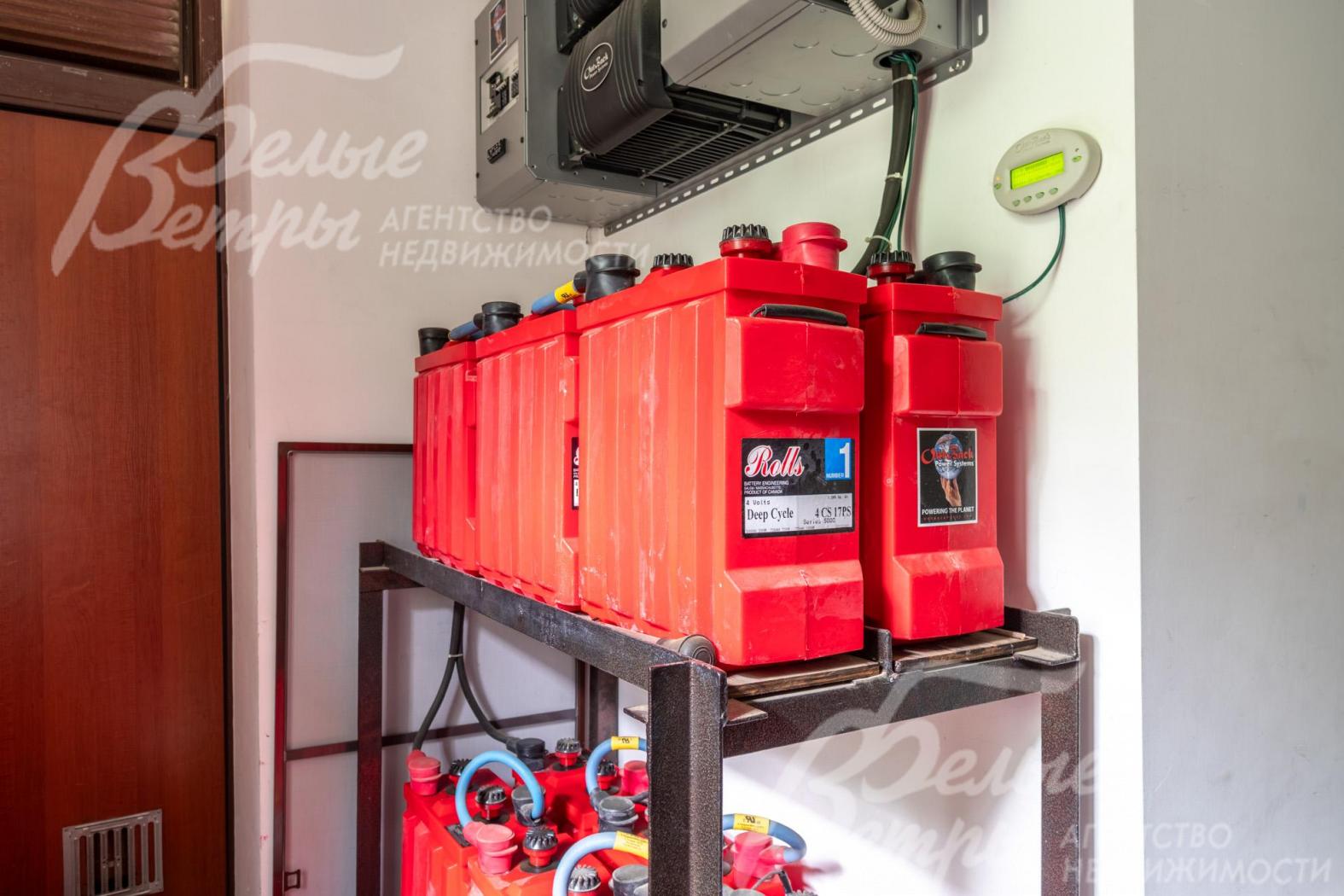 В котельной - газовый котел (Vaillant, 95 кВт) с электронным блоком управления, многоступенчатая система водоподготовки с умягчением и обезжелезиванием воды