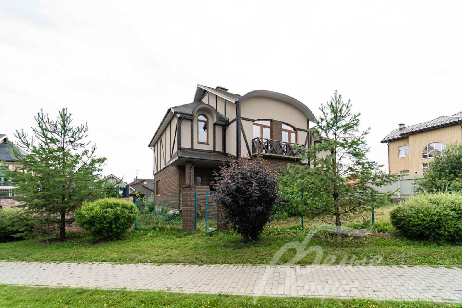 Дом площадью 390 кв.м в элитном коттеджном поселке Антоновка