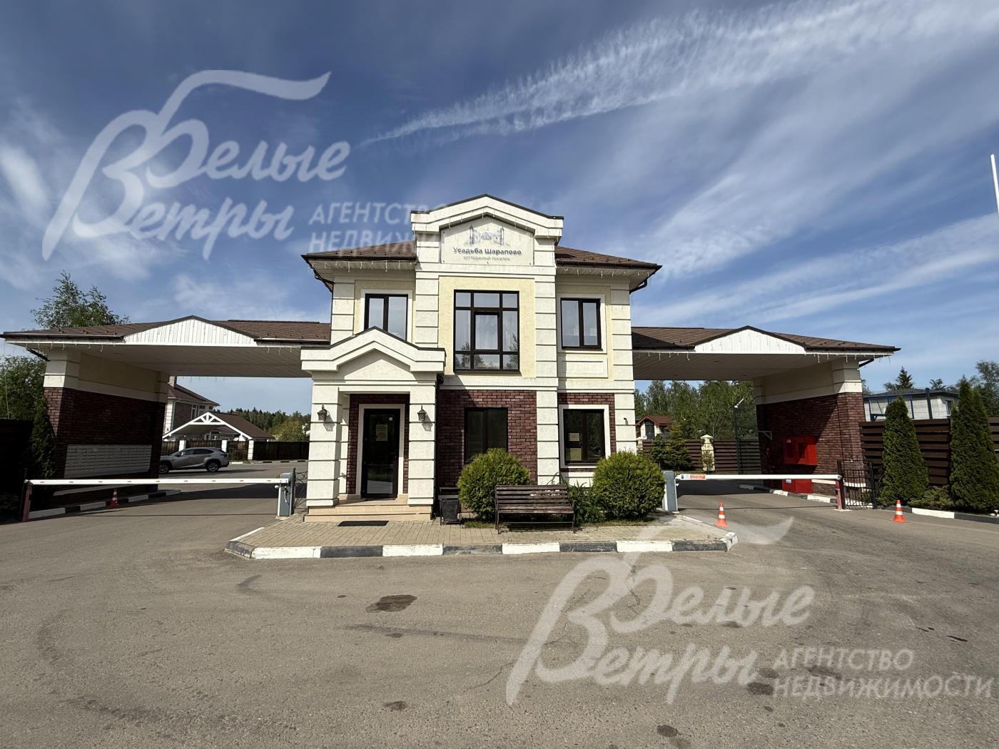 Поселок "комфорт плюс" (бизнес-класса) в едином архитектурном стиле в окружении леса