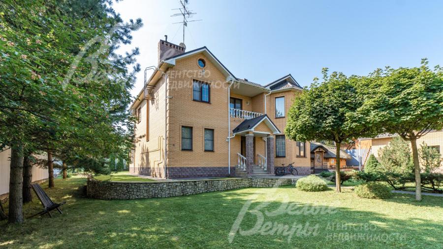 Дом 410 кв.м с бассейном, баней и гаражом в Софьино