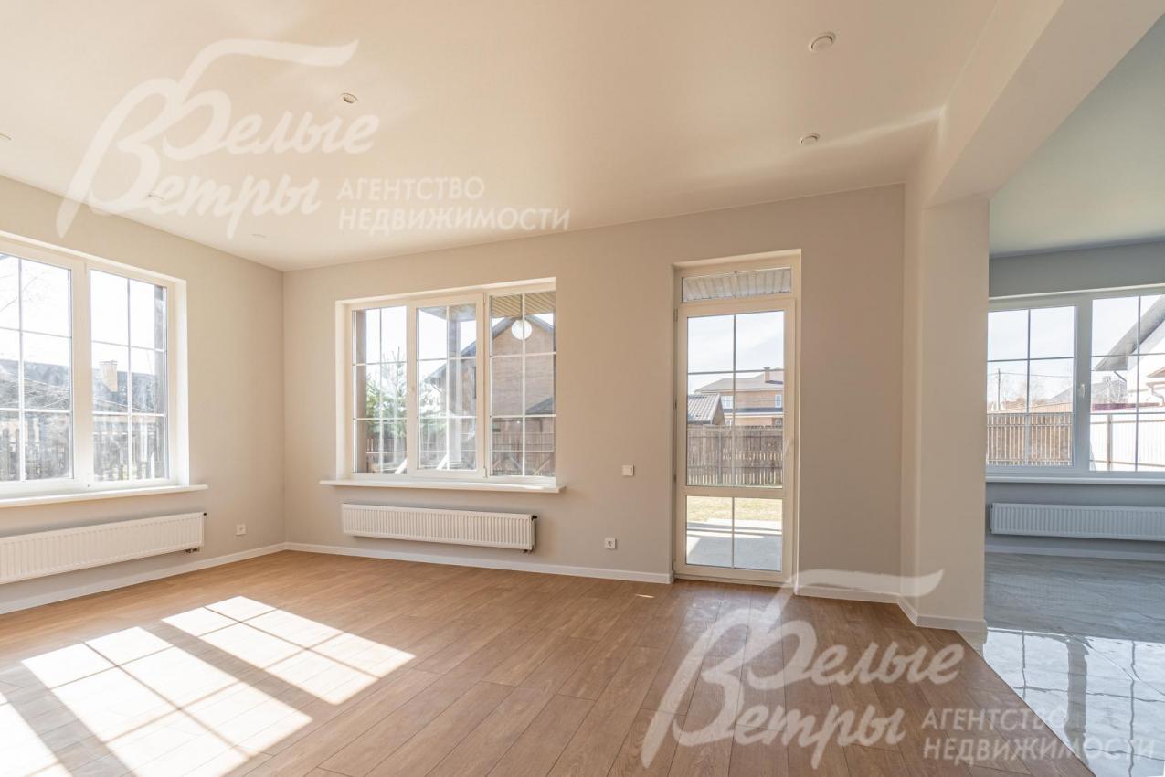 гостиная с выходом на веранду