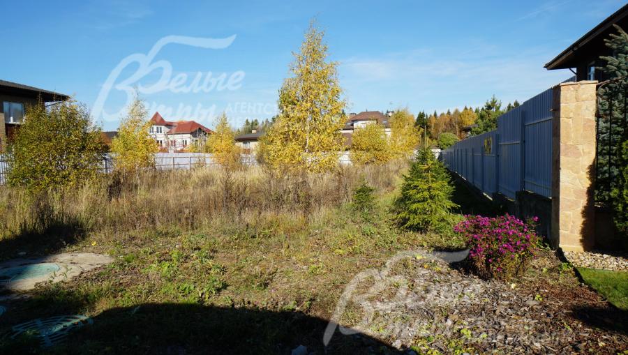 Участок 8.4 сотки с центральными коммуникациями в коттеджном поселке Новое Глаголево 