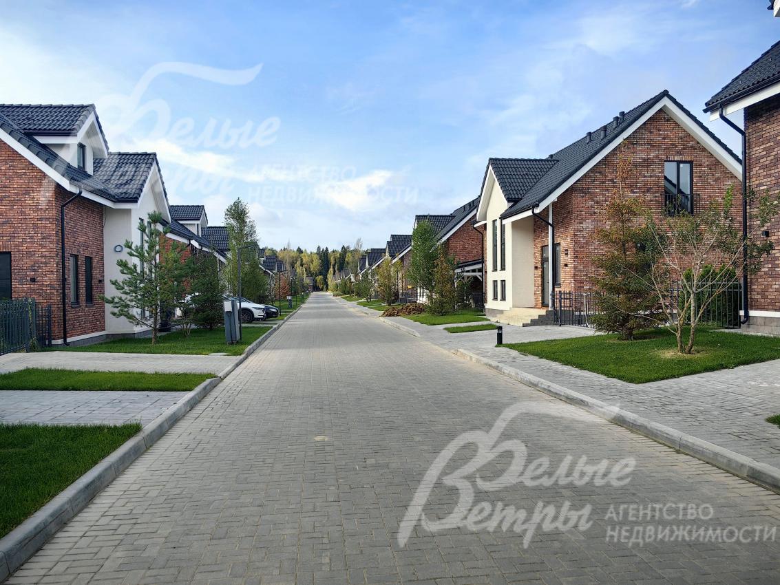 Дорога в поселке Резиденция Булатово