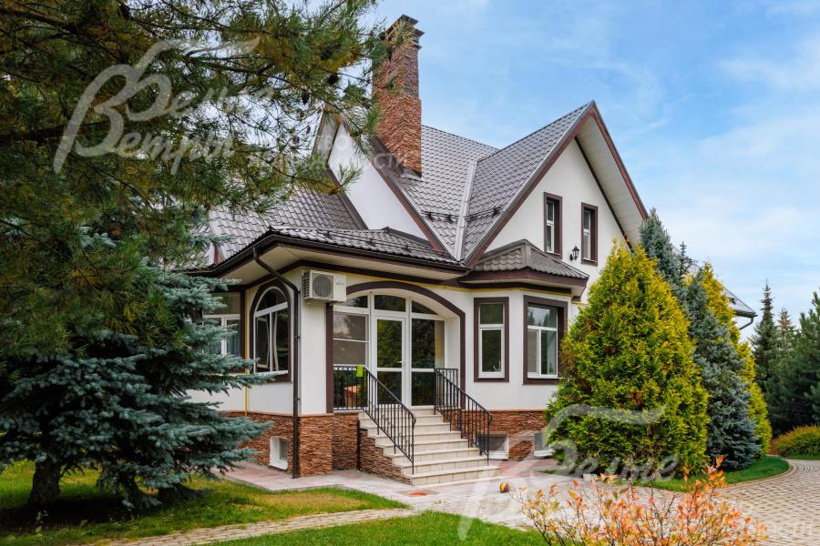 Уютный меблированный коттедж 350 кв.м в КП Росинтер