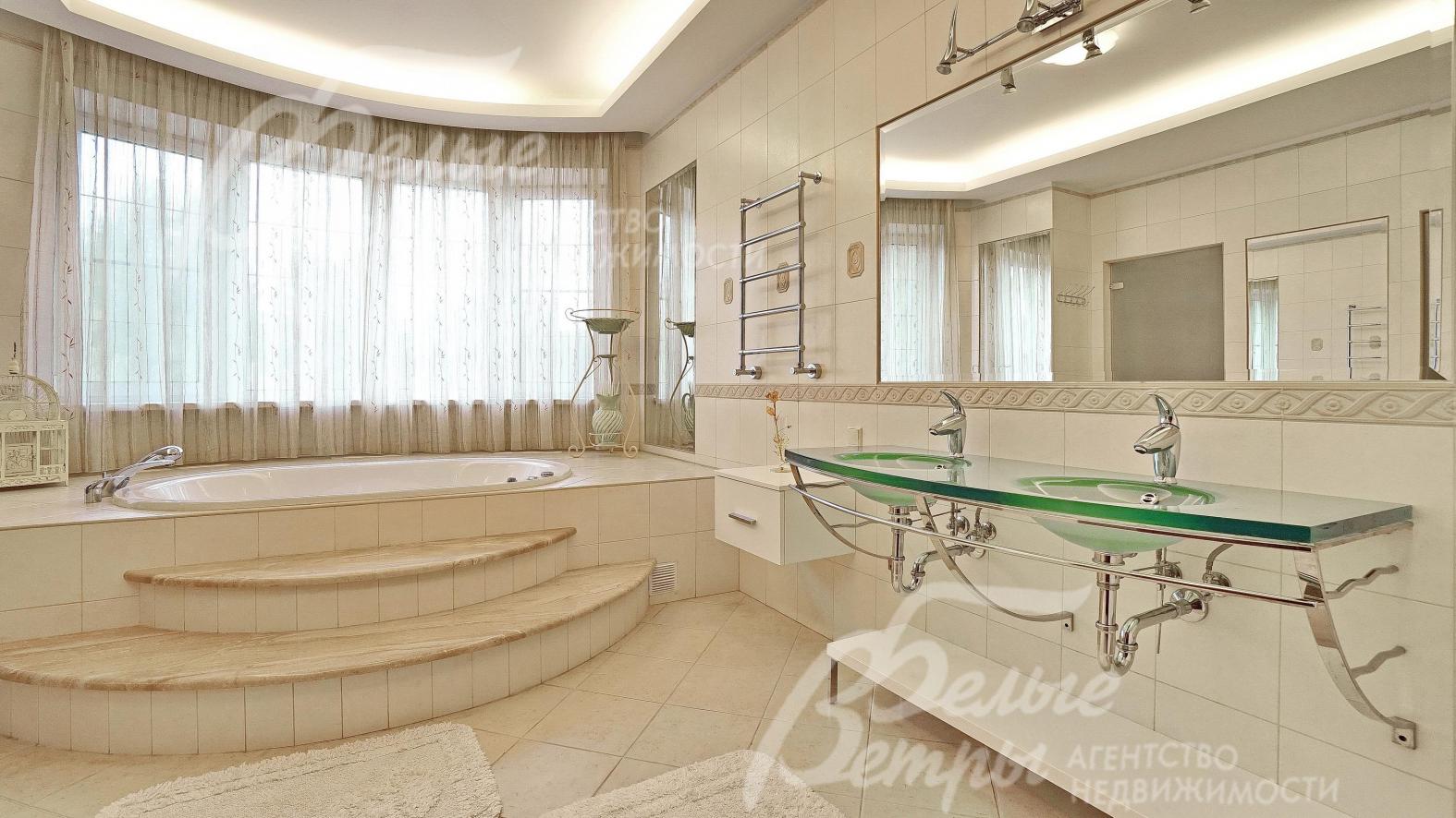 Ванная комната 10 кв.м спальни 29 кв.м