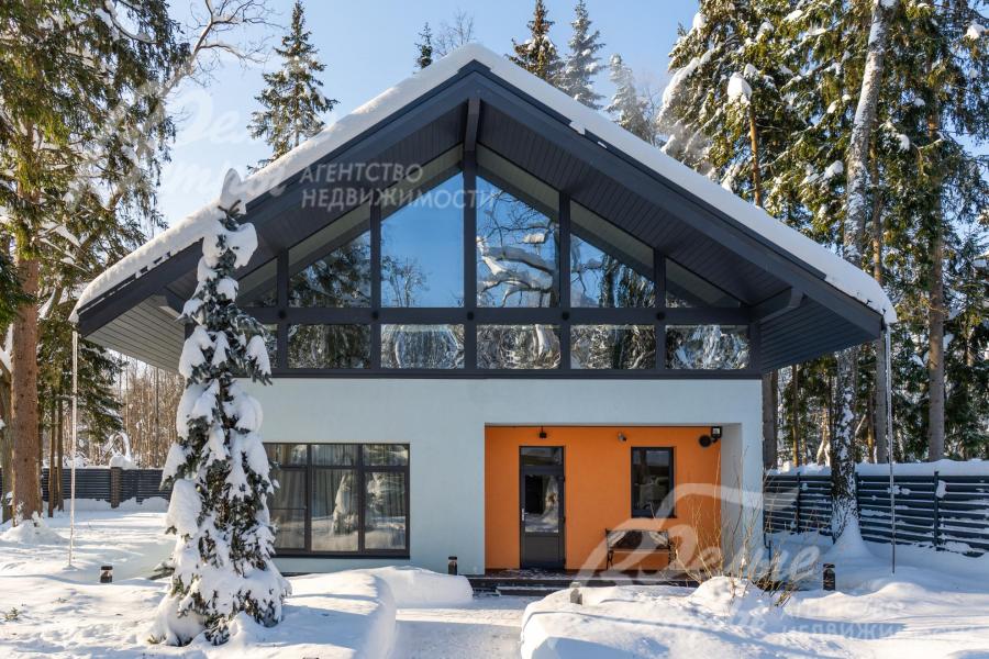 Современный энергоэффективный дом в стиле фахверк — меблированный и готовый к заселению