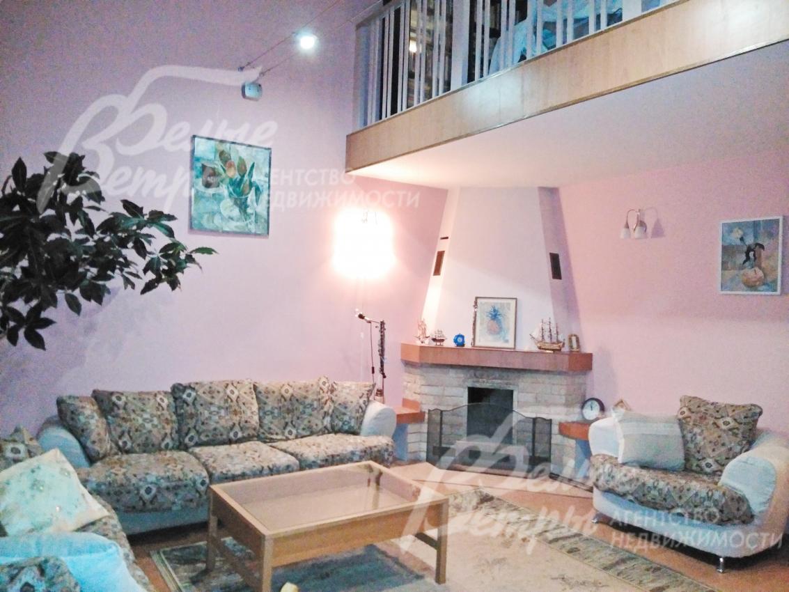 Меблированная секция таунхауса площадью 250 кв.м в аренду в строгоохраняемом поселке Ели