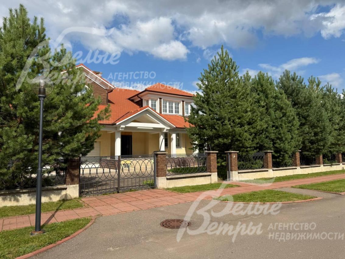 Коттедж площадью 414 кв.м в обжитом коттеджном поселке Величъ