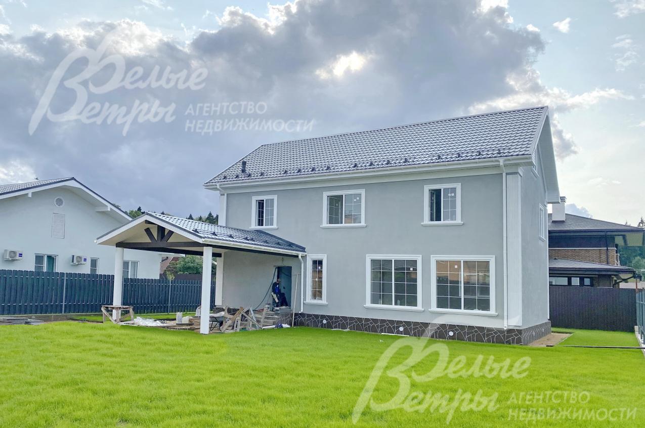 Дом под ключ площадью 300 кв.м в обжитом коттеджном поселке Белая дача