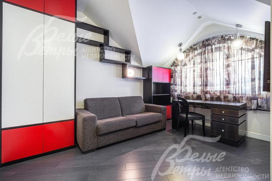 Библиотека-кабинет на 3ем этаже