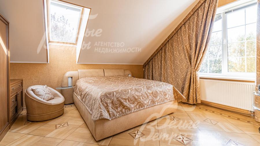 Спальня 22,5 кв.м со своим санузлом на втором этаже