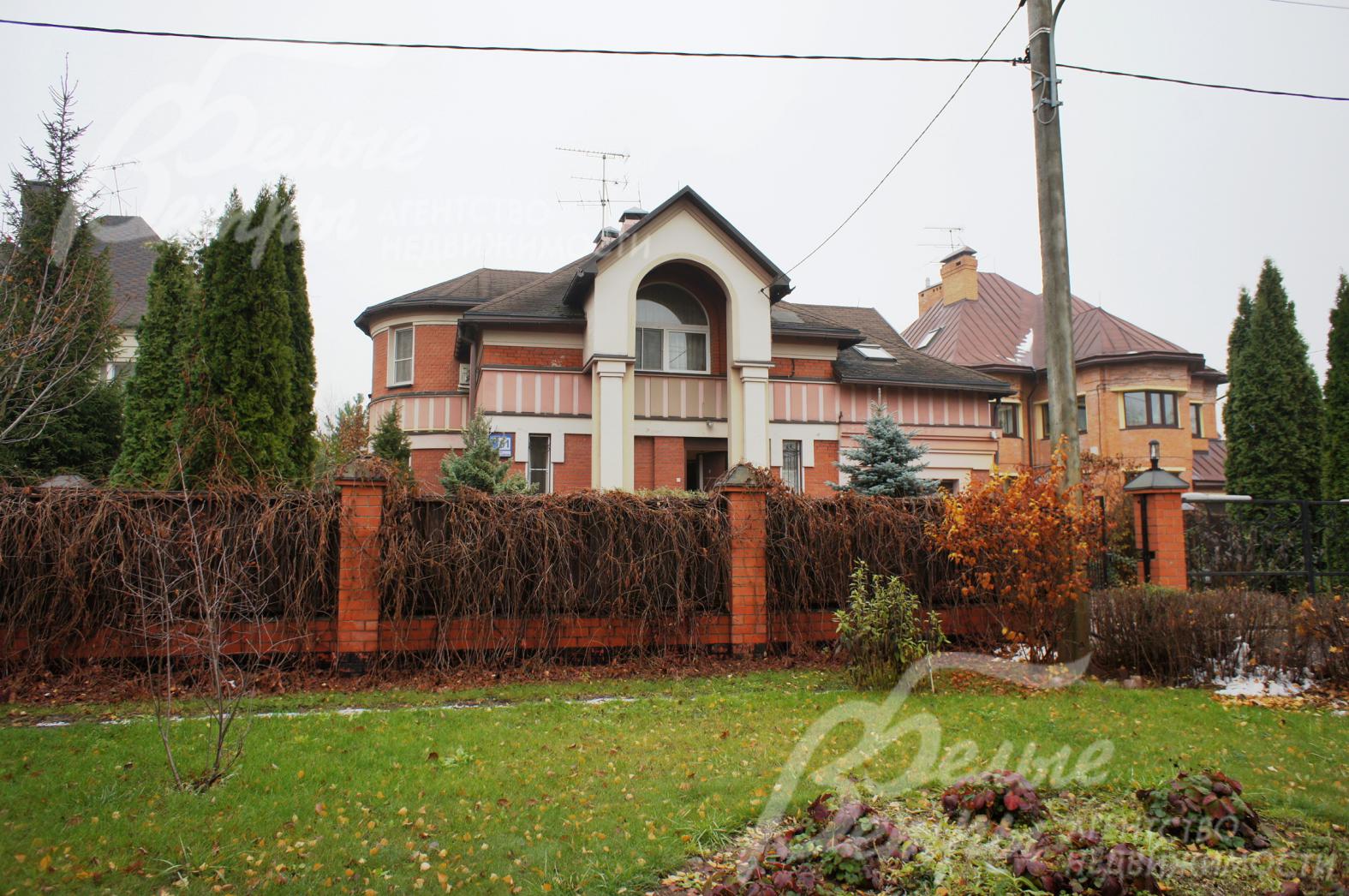 Готовый к проживанию дом 274 кв.м в кп Потапово