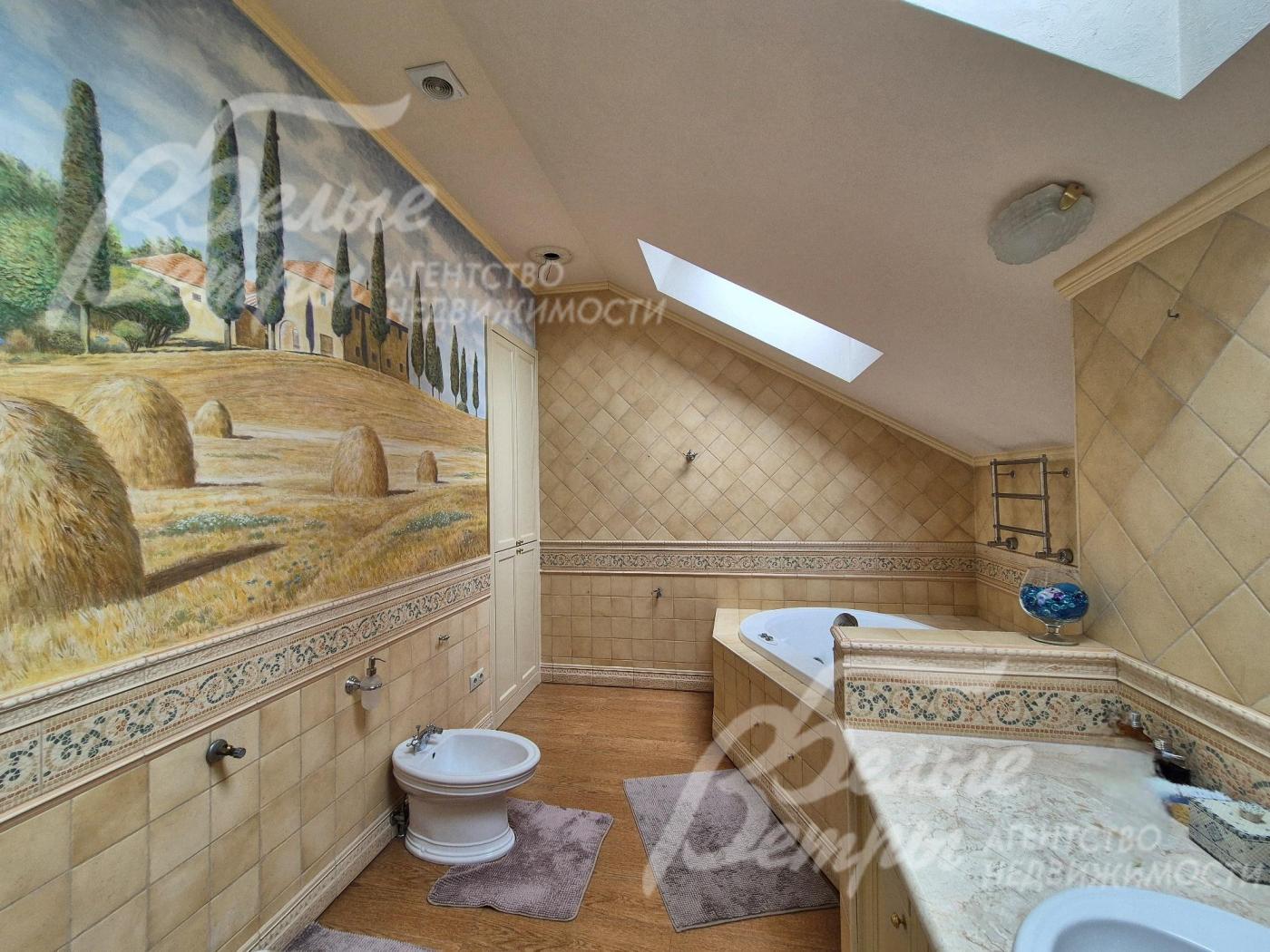 Санузел на 3-ем этаже в мастер-блоке.