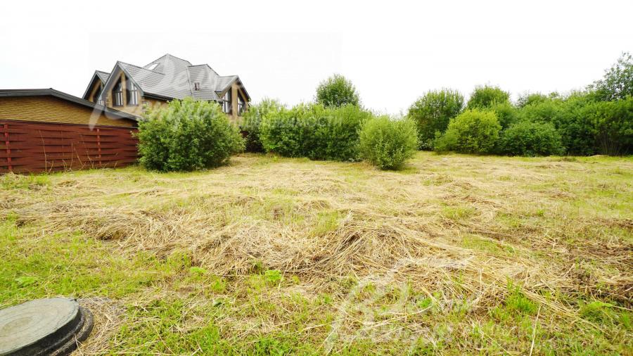 Участок в обжитом коттеджном поселке Никольские озера