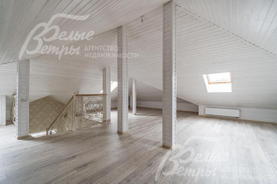 Свободное помещение мансарды 90 кв.м