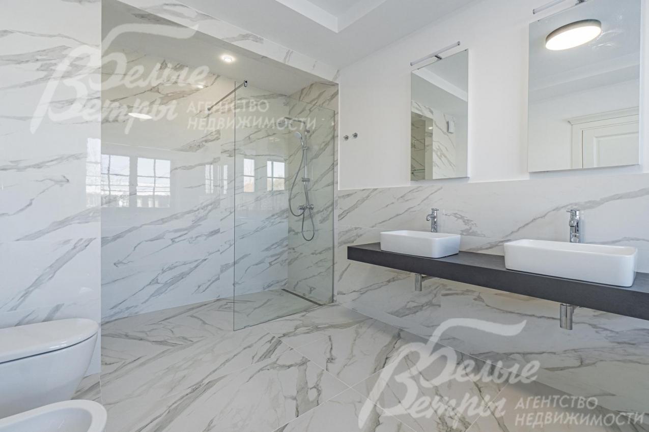 Большая душевая и ванная