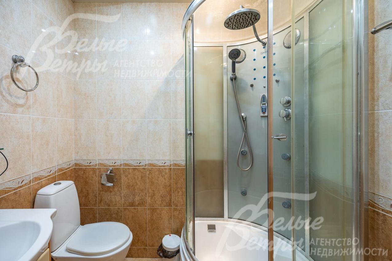 Санузел с душевой на 2-ом этаже