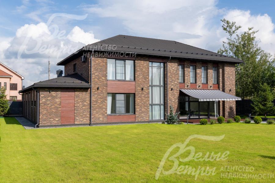 Участок расположен в 65 м от лесного массива