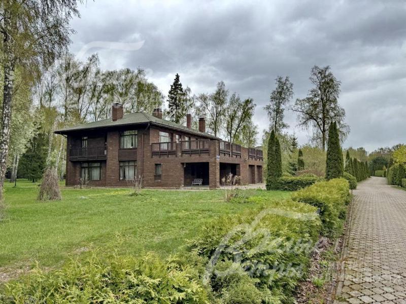 Дома на территории санатория Ватутинки