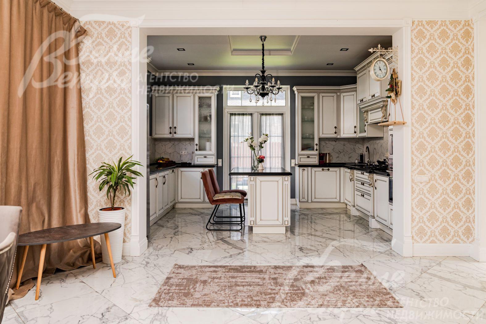 Стильный меблированный коттедж в аренду в КП Синергия