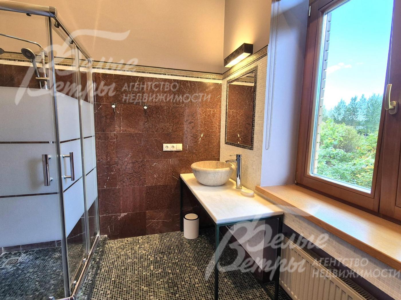 Санузел в спальне.