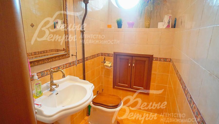 Гостевой санузел на первом этаже