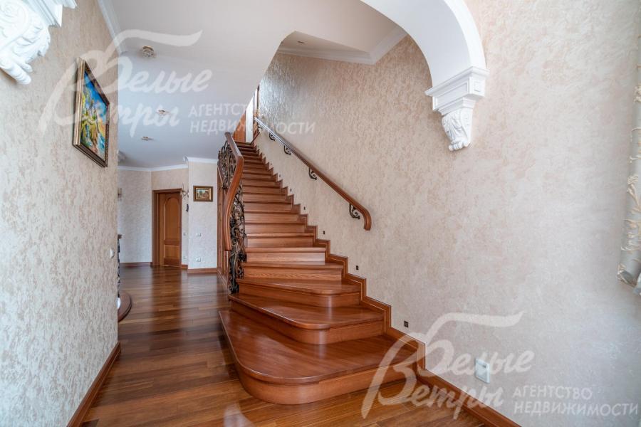 Лестница на мансардный этаж