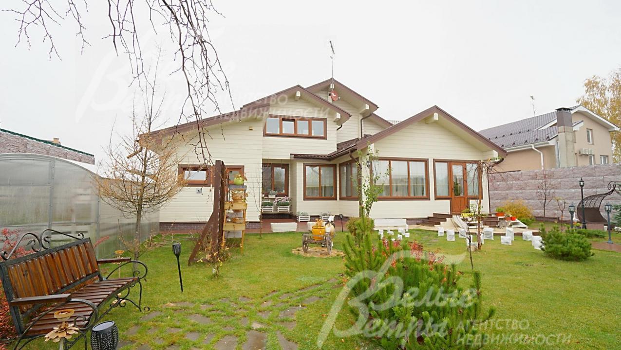 Двухэтажный дом 188 кв.м в коттеджном поселке Клубничные поля