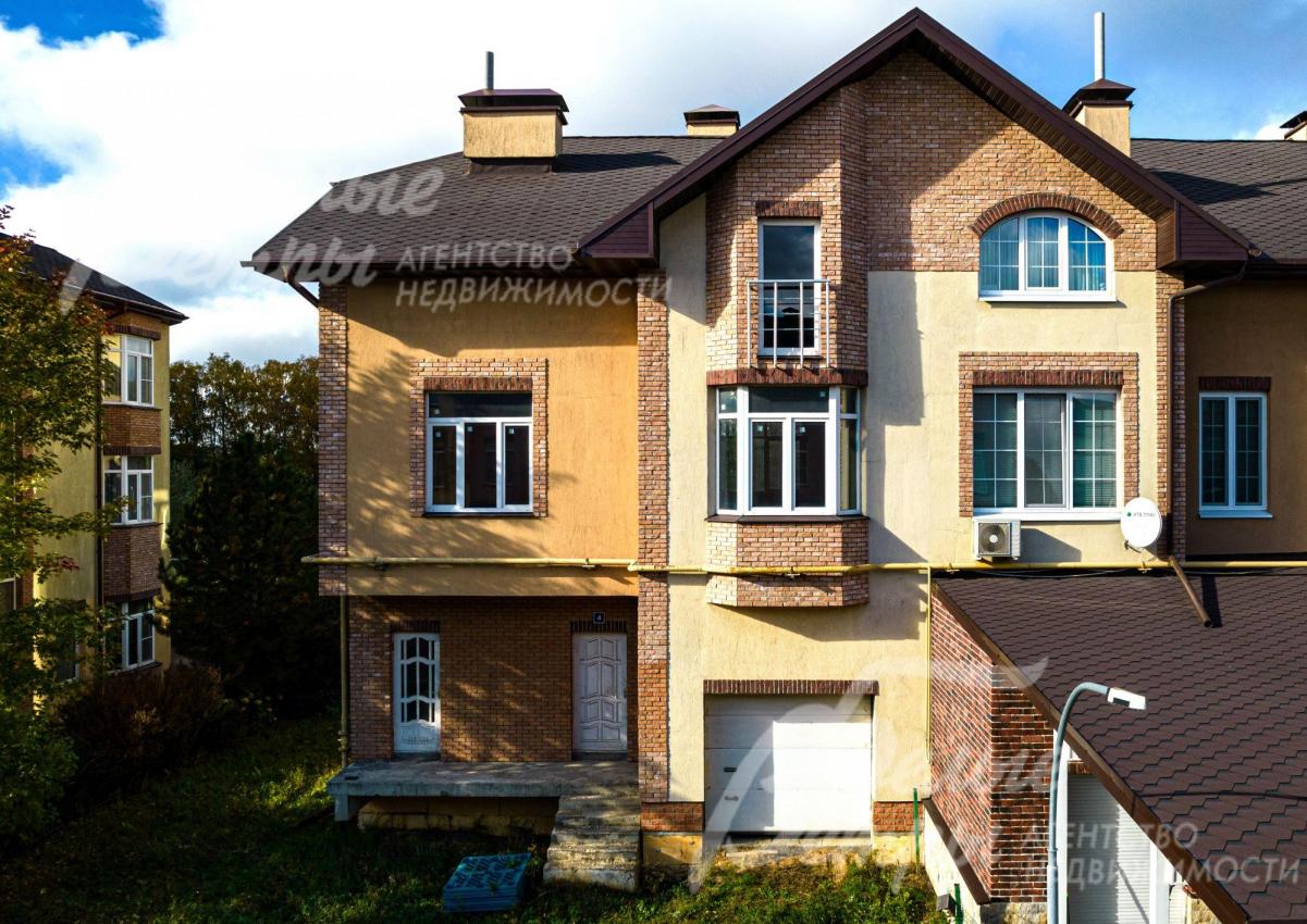 Торцевая секция таунхауса в обжитом ЖК Дубровка