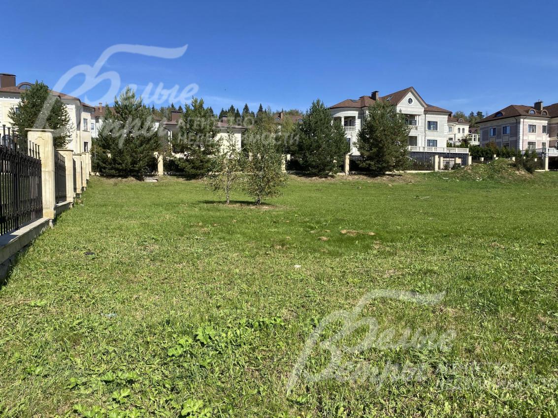 Участок 22 сотки в застроенном коттеджном поселке Идиллия