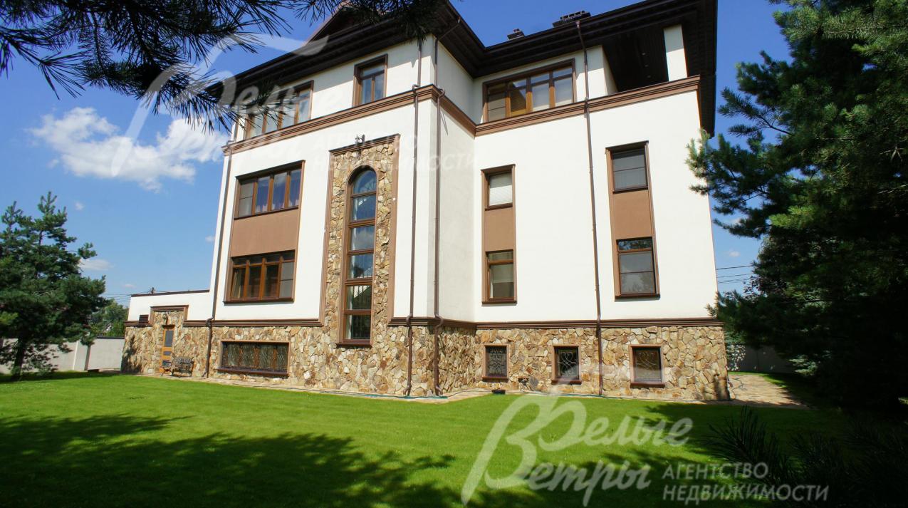 Дом в коттеджном поселке Лесная поляна, Калужское шоссе, 2 км от МКАД