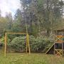 Детская площадка и качели на участке