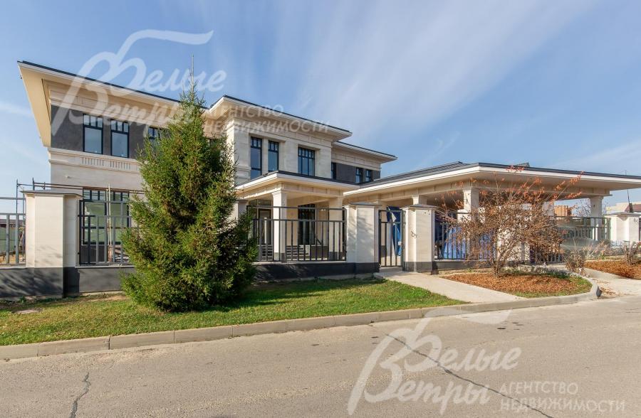 Современный дом премиум-класса площадью 693 кв.м в элитном коттеджном поселке Антоновка