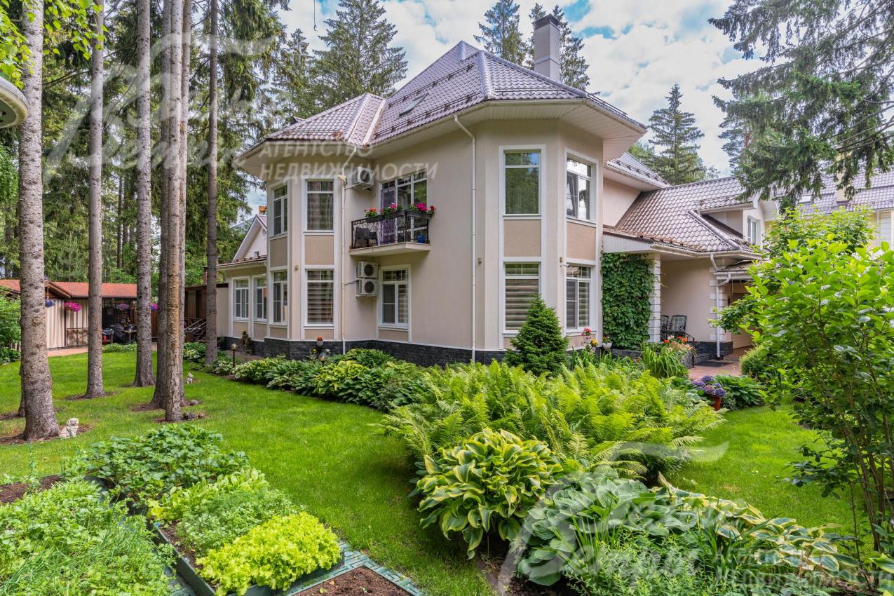 Дом под ключ площадью 615 кв.м в обжитом коттеджном поселке Кленовая аллея