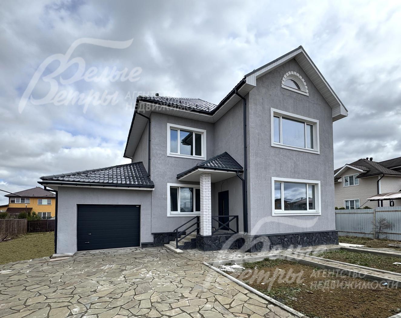 Новый дом, подготовленный под чистовую отделку, построенный на высоком уровне качества в современном классическом стиле