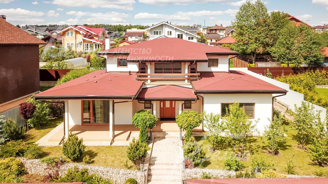 Меблированный дом, построенный по индивидуальному проекту в средиземноморском стиле