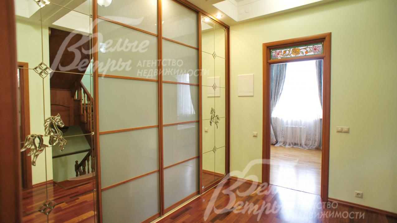 Холл второго этажа