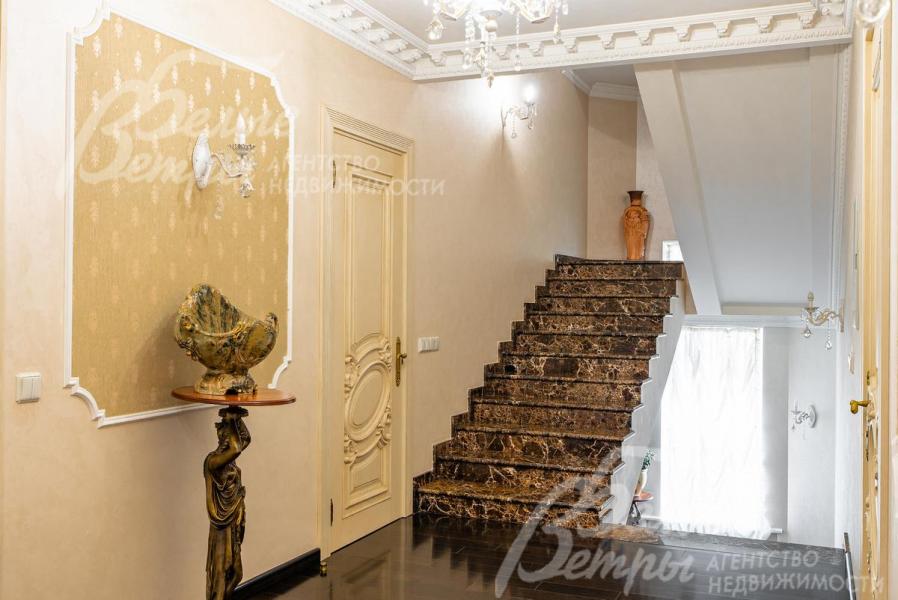 Холл 2-го этажа