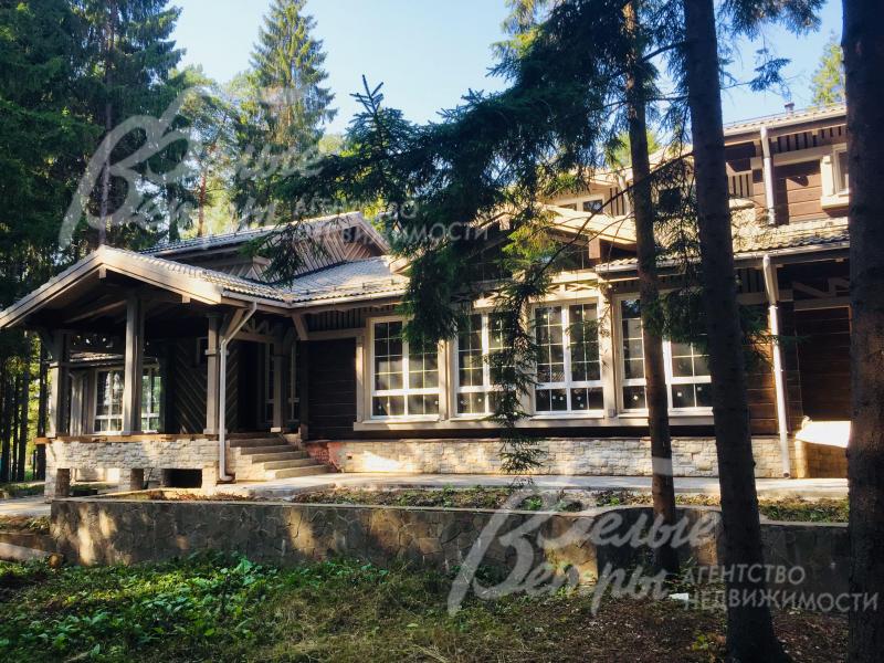 Усадьба на лесном участке площадью 29 соток в КП Сосновый бор