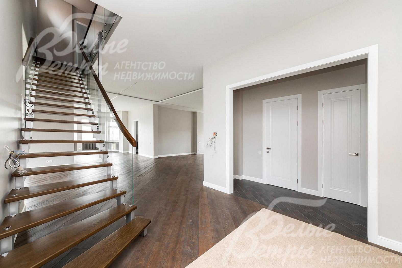 На первом этаже два санузла