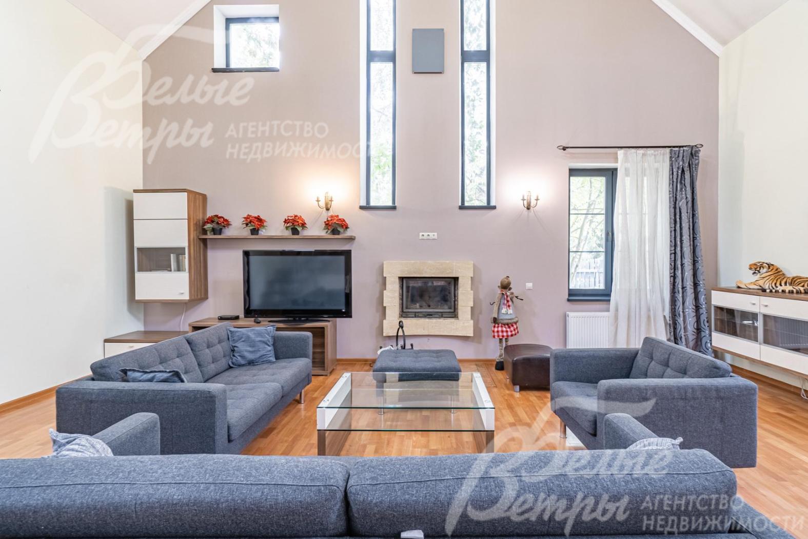 Стильный меблированный дом в КП Лесное озеро