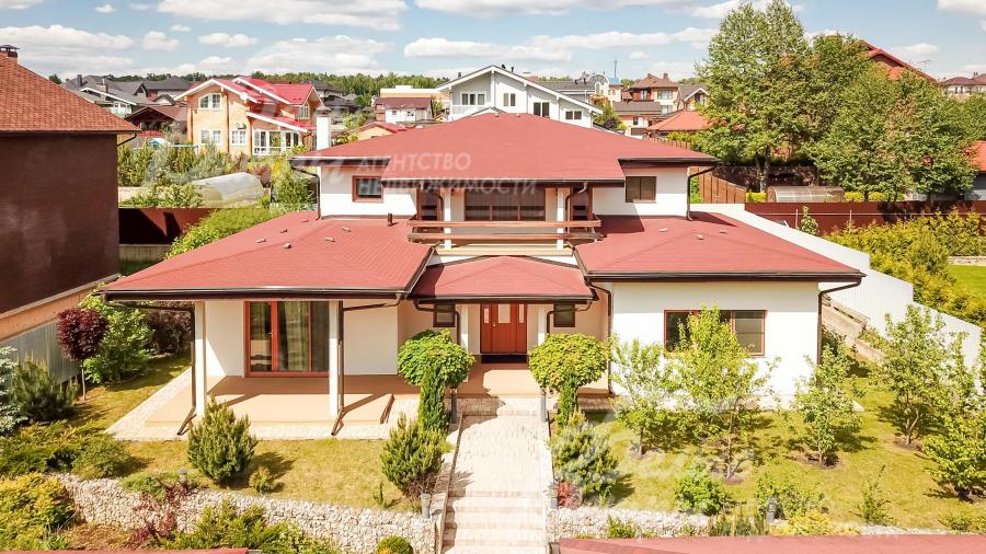 Меблированный дом, построенный по индивидуальному проекту в средиземноморском стиле