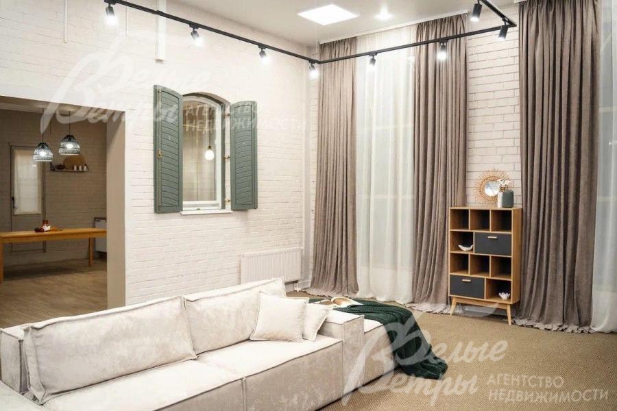 Меблированный дом 350 кв.м в аренду в обжитом поселке в Новой Москве