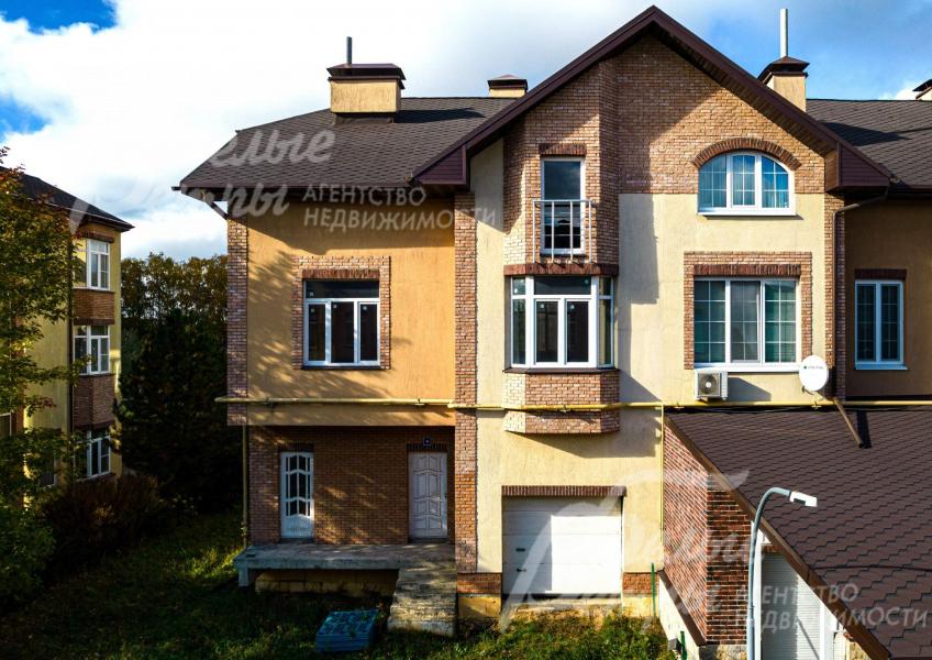 Торцевая секция таунхауса в обжитом ЖК Дубровка