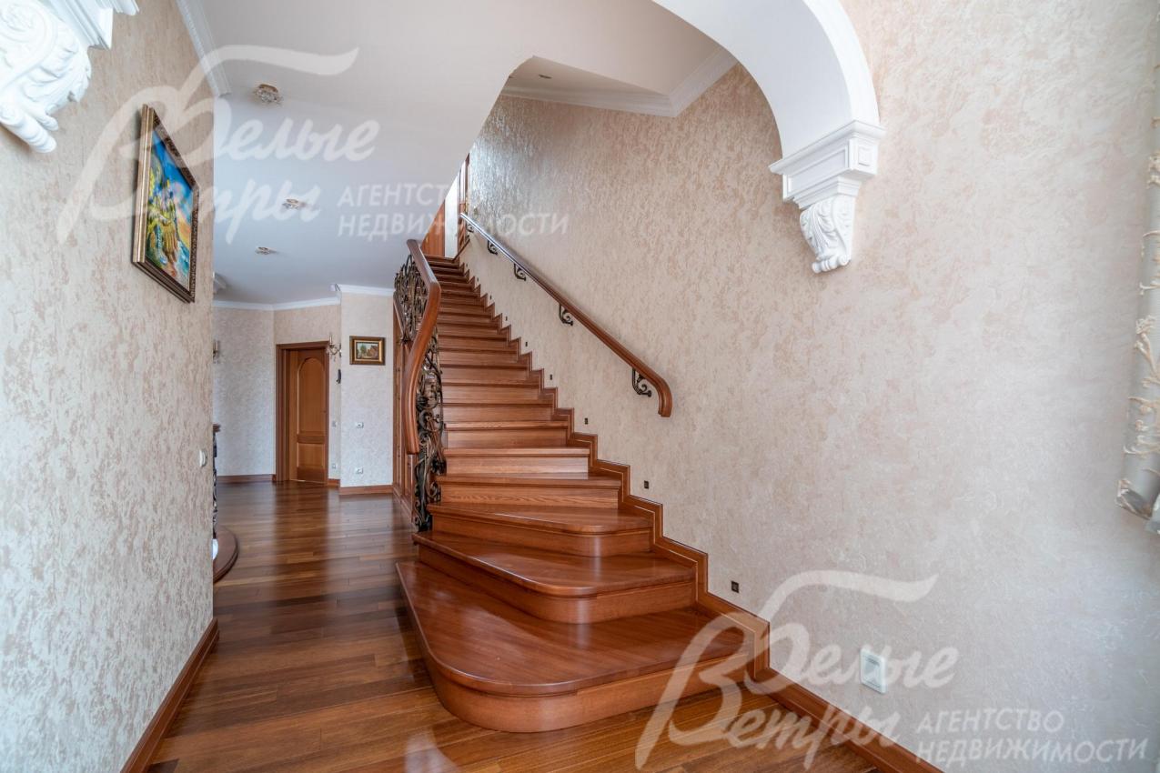 Лестница на мансардный этаж