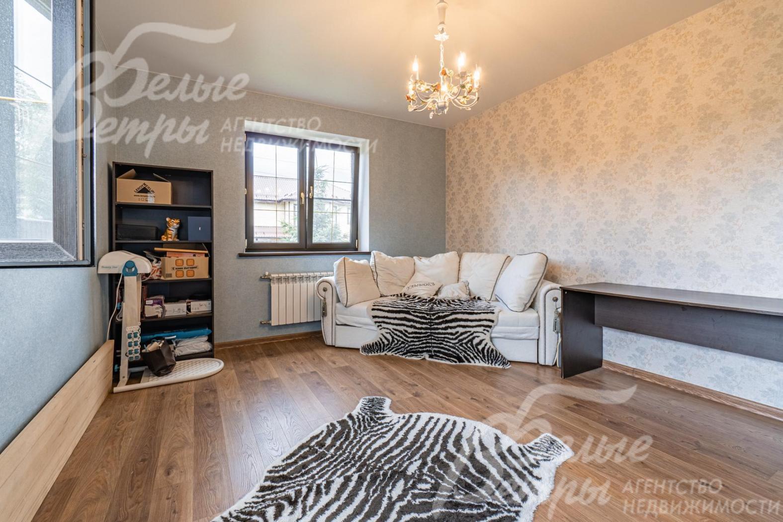 Спальня 20,8 кв.м на первом этаже