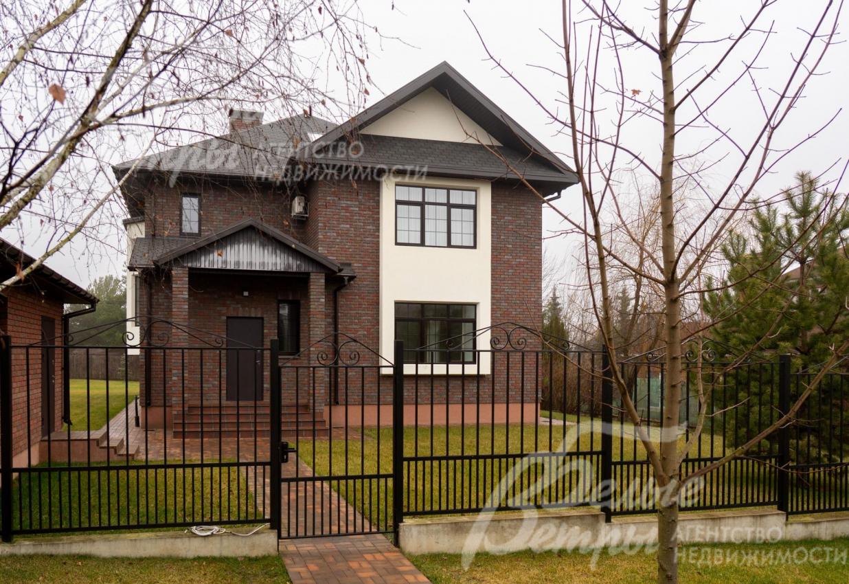 Меблированный коттедж 300 кв.м в аренду в обжитом КП Ильичевка