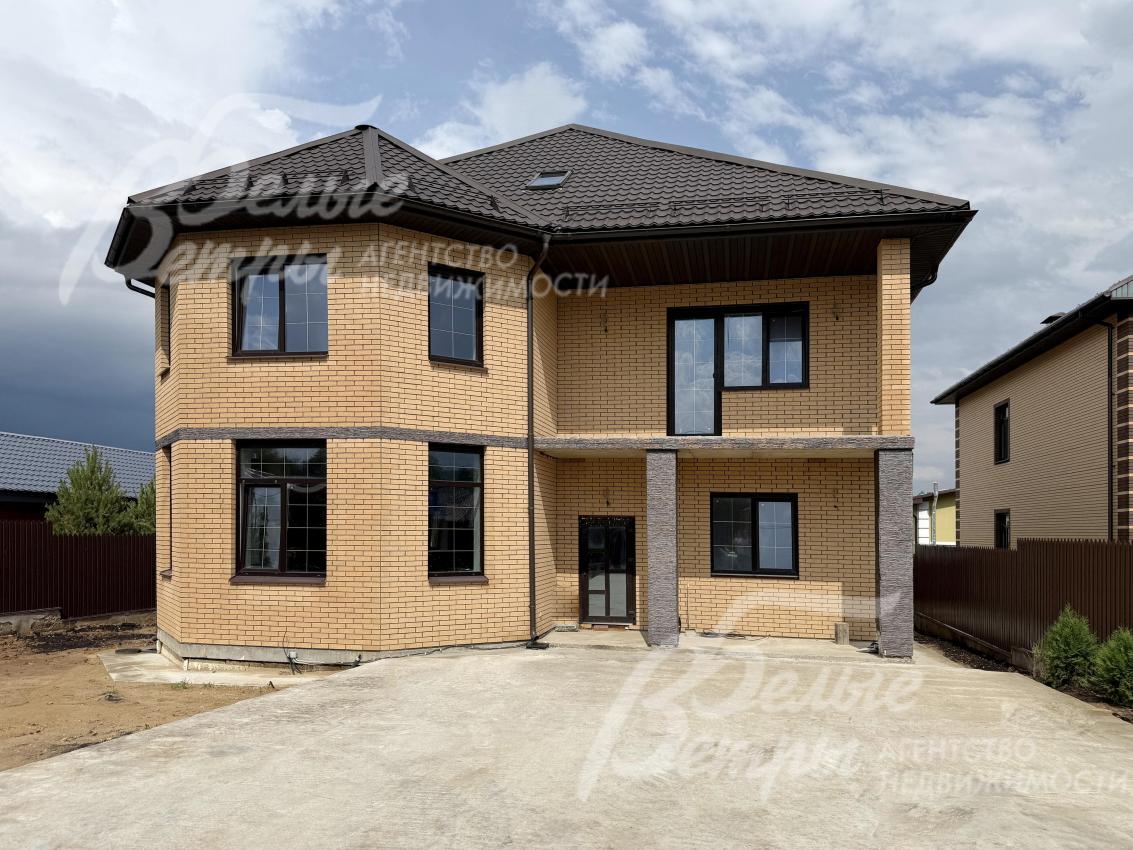 Коттедж 280 м2 в поселке Солнечный город