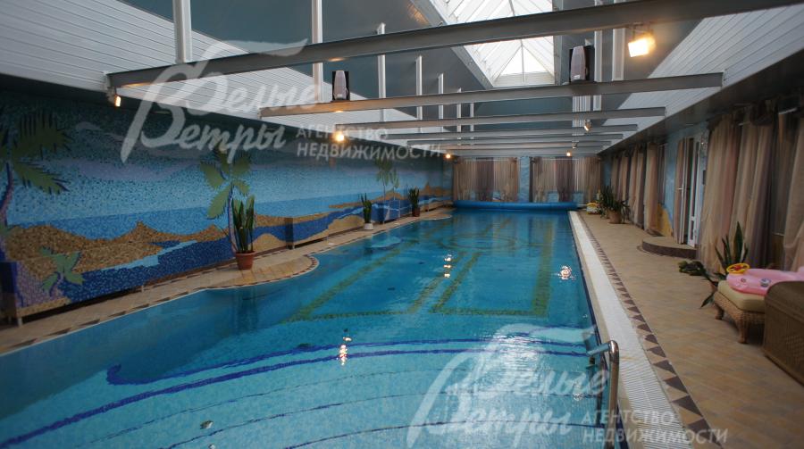 Бассейн с римским входом, отделанный мозаикой (размер 19.5  Х 7.7  Х 3 )