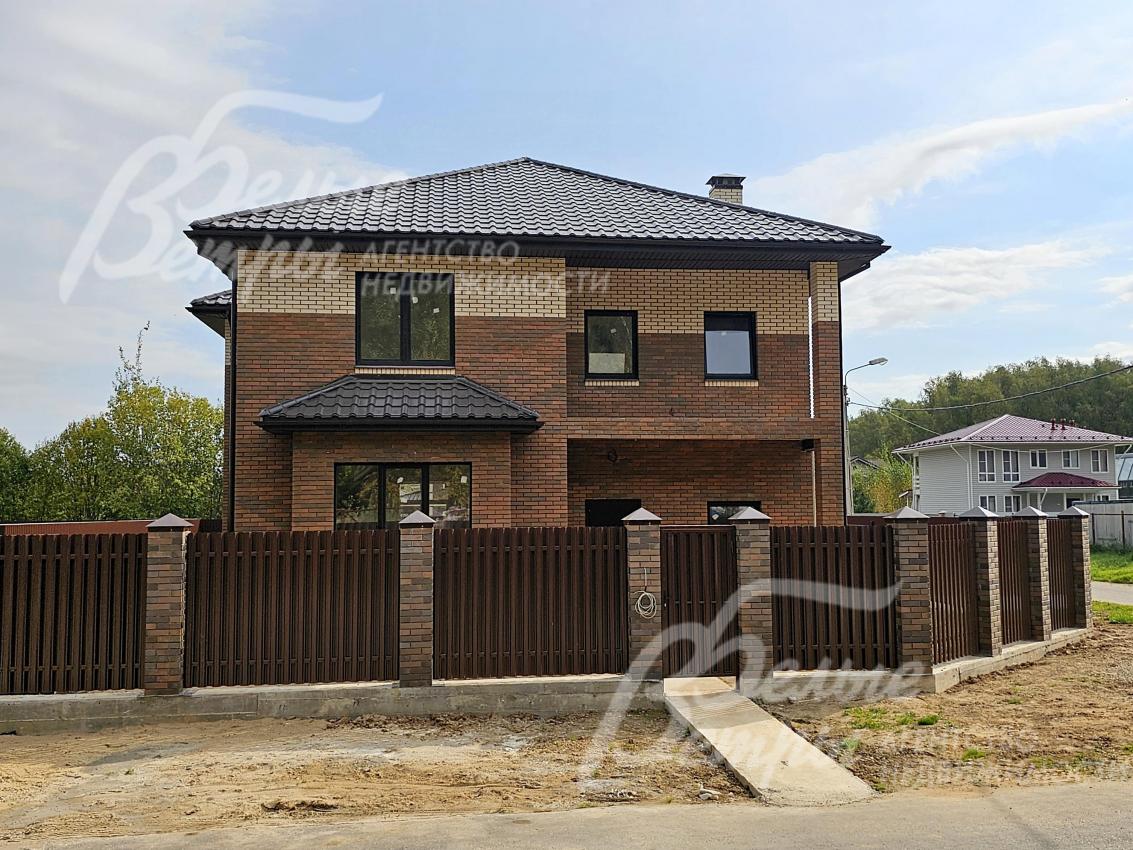 Рядом с участком – набережная с каскадом прудов